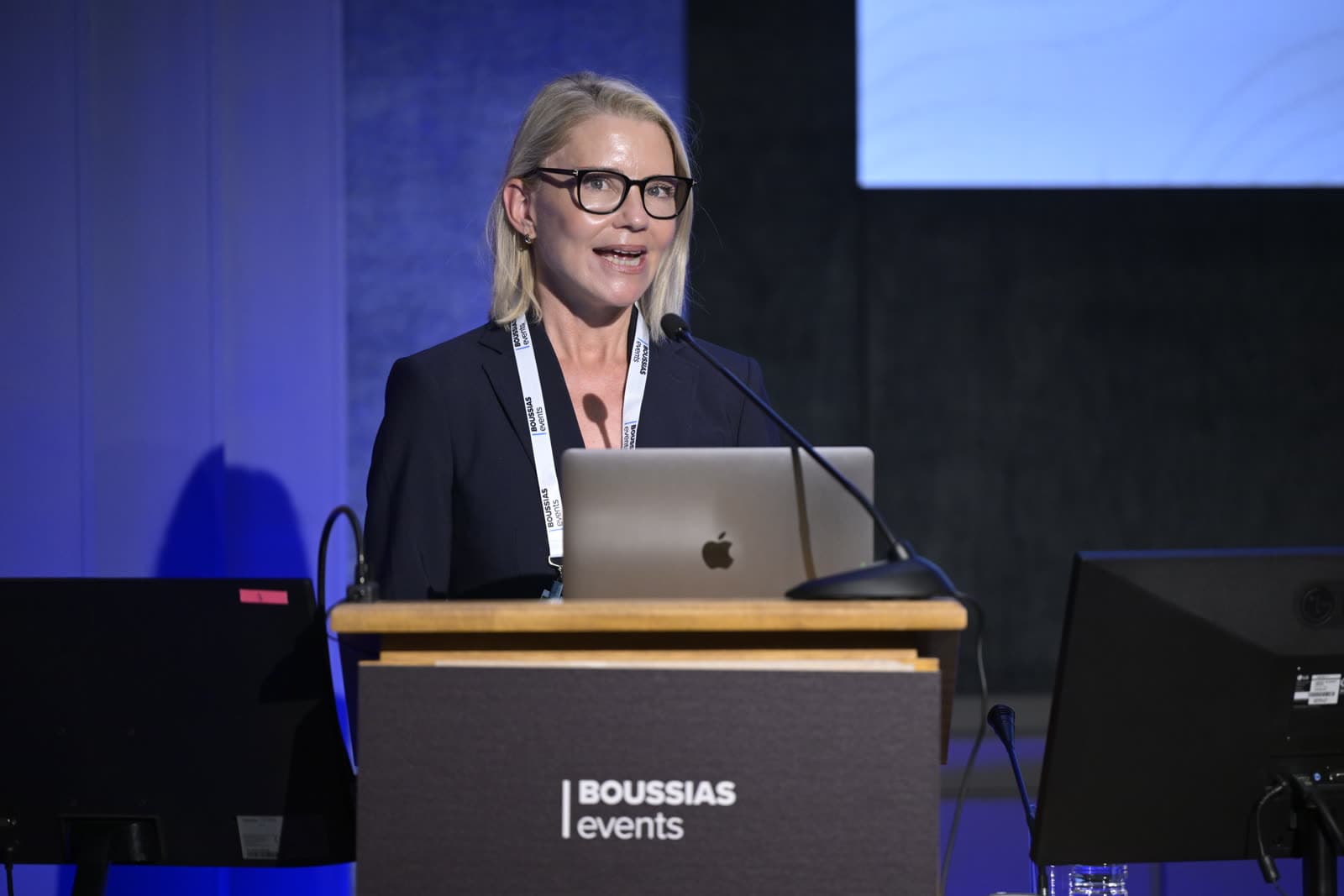 Zoë Harries of Impact Zones giving a keynote on FDI and special economic zones